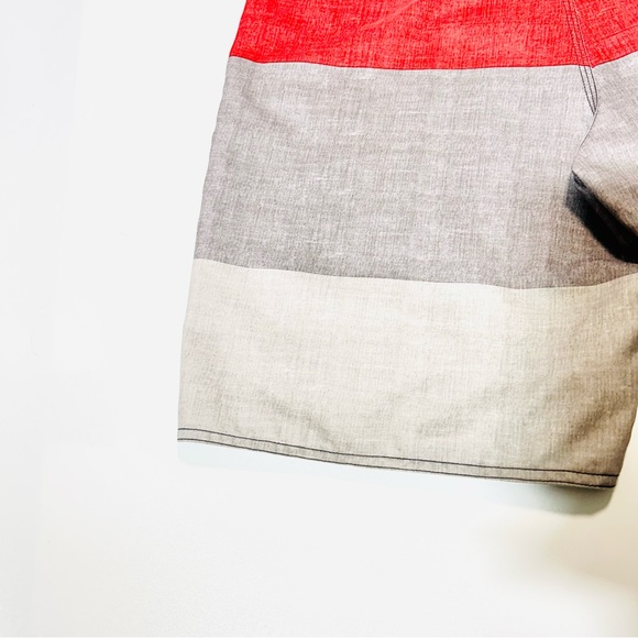 Vans shorts Off the Wall Hybrid color block Boardshorts red and gray men size 34 - Picture 7 of 8